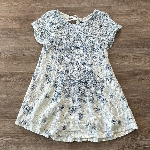 Free People Dresses & Skirts - Free People Pinwheel Open Back Swing Mini Dress Blue & White Floral XS Lined